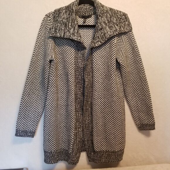 White House Black Market L Cardigan Sweater Shimmering Herringbone Preppy - Picture 1 of 8